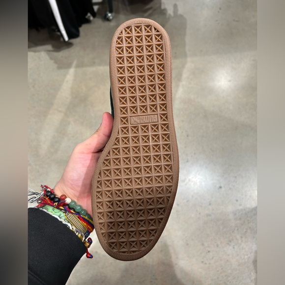 Puma Classic Suedes - Picture 4 of 4